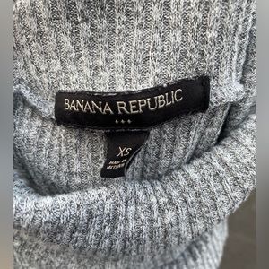 Banana Republic Gray Turtleneck Knit Sweater